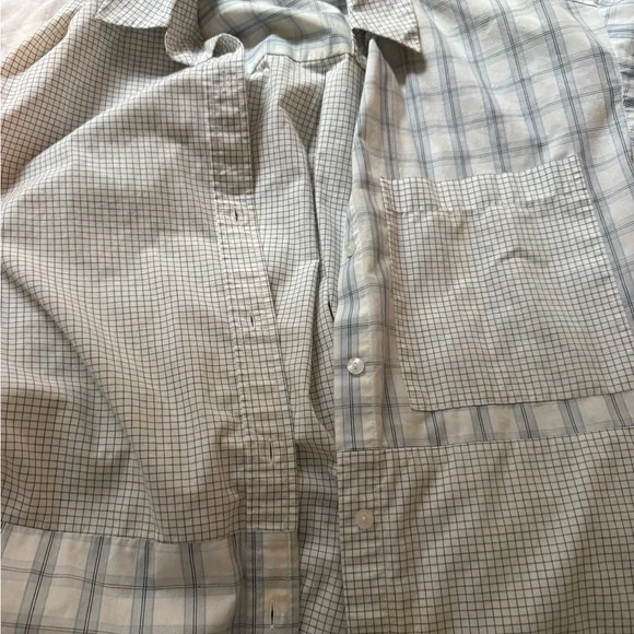 Button down - Picture 3 of 3